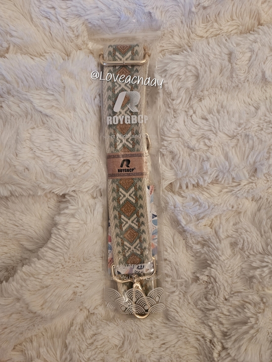 Handbags - NEW✨️ROYGBOP Patterned Adjustable Strap in Sage, Tan & Cream